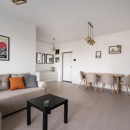 Panoramic Bliss Apartment